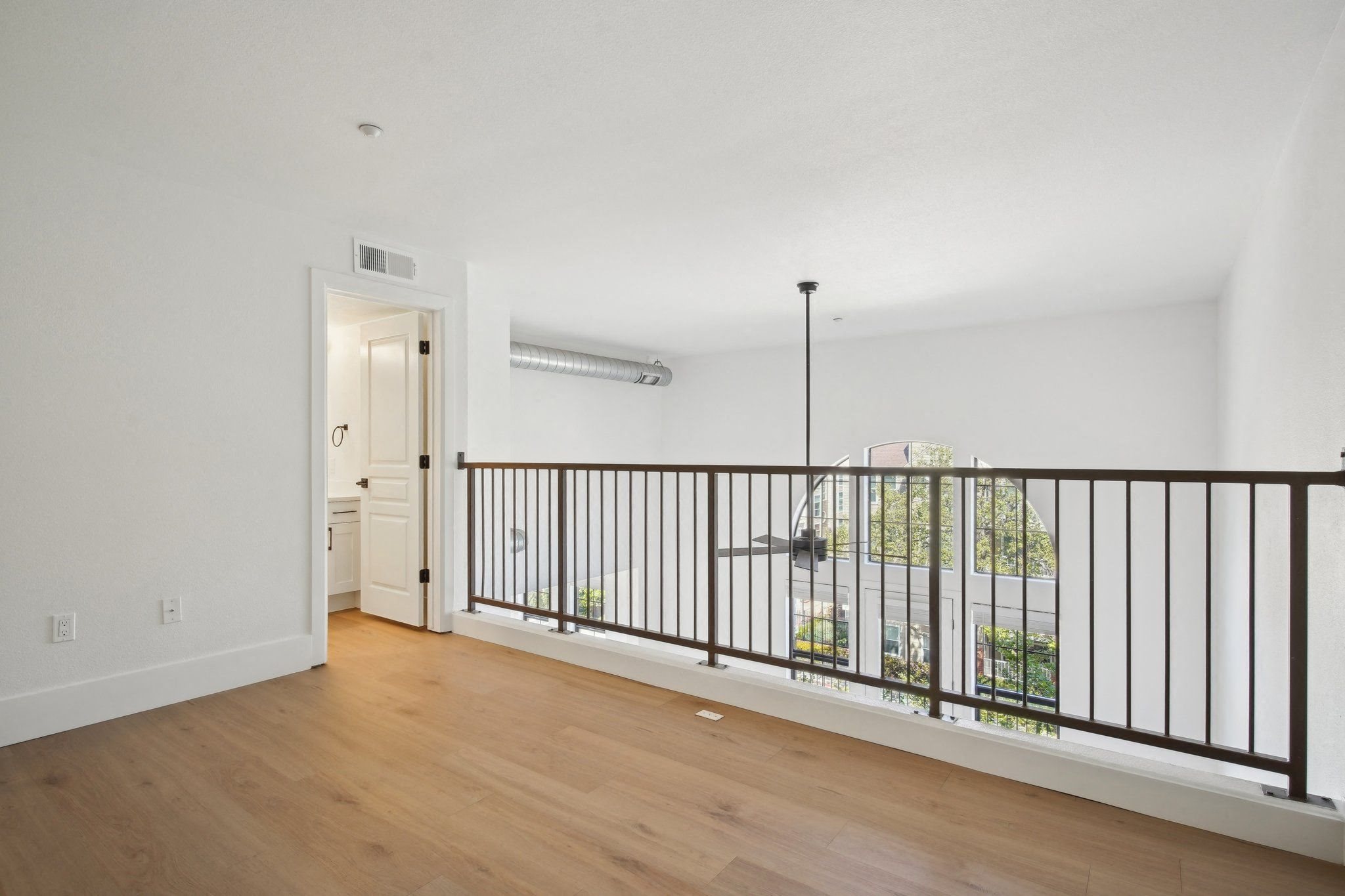 Fountain Plaza - Loft